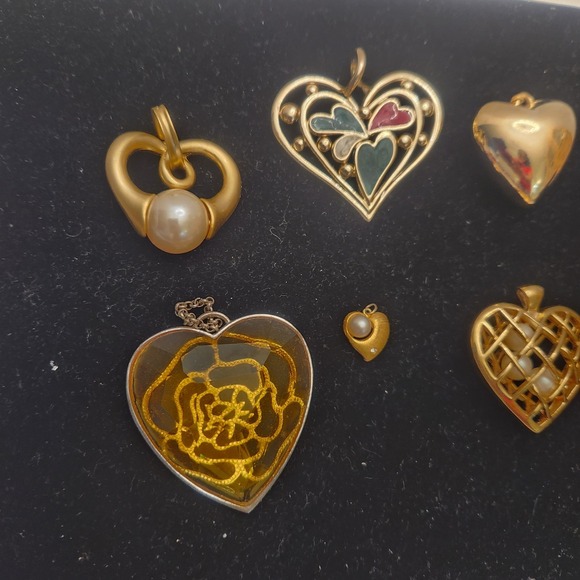 Vintage Goldtone Heart Pendant Lot Mixed Materials And Styles - Picture 2 of 13